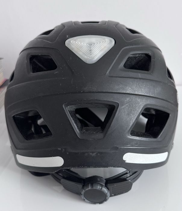 Kask rowerowy męski Abus rozm. 58-63cm czarny lampka