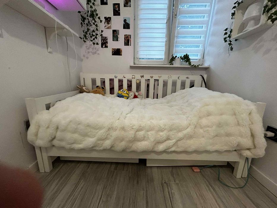 Sprzedam łóżko używane białe w bardzo dobrym sranie