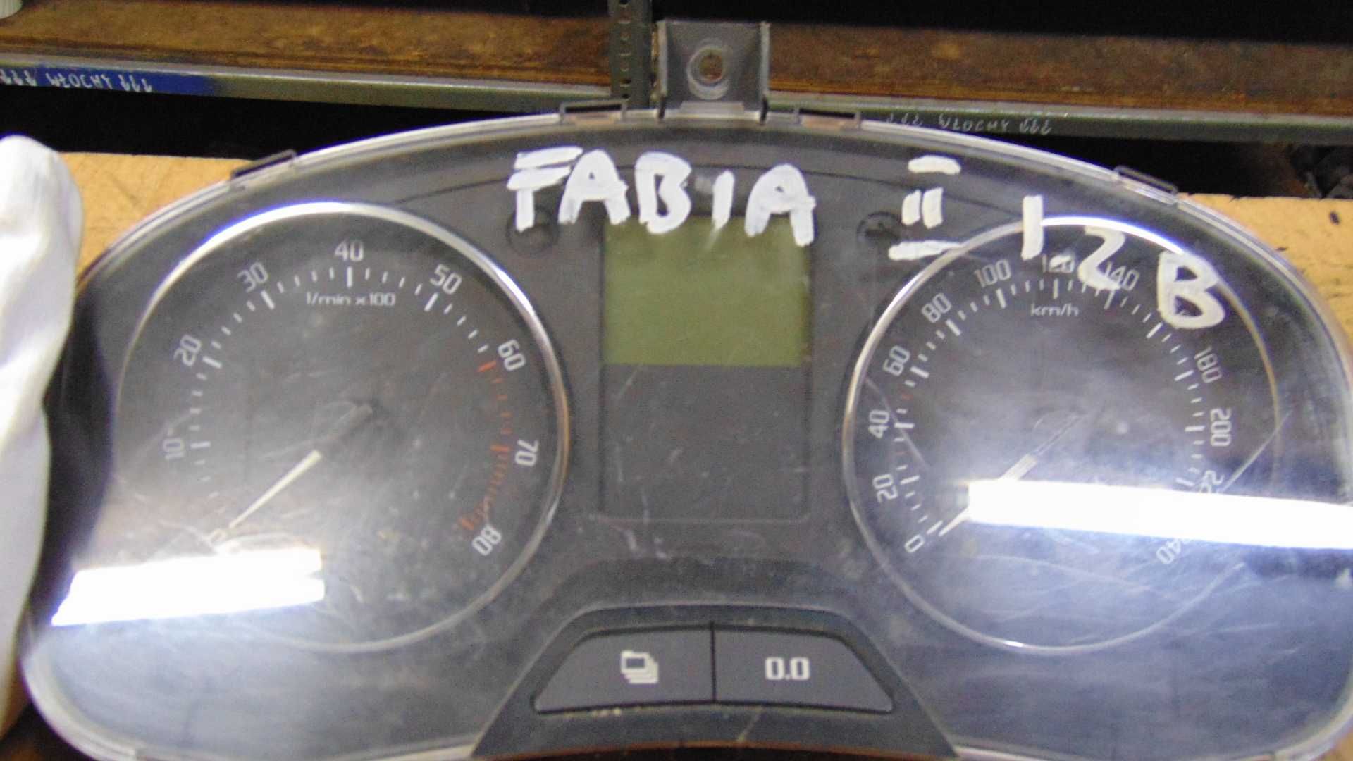 Kwi55 Licznik zegary prędkościomierz skoda fabia II wysyłka