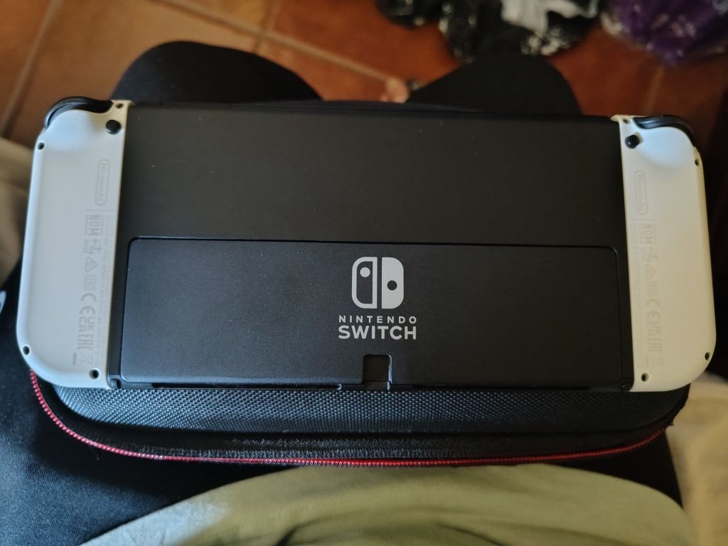 Nintendo Switch OLED desbloqueada hwfly 512GB