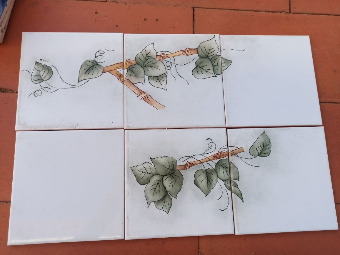 Painéis de azulejos pintados à mão