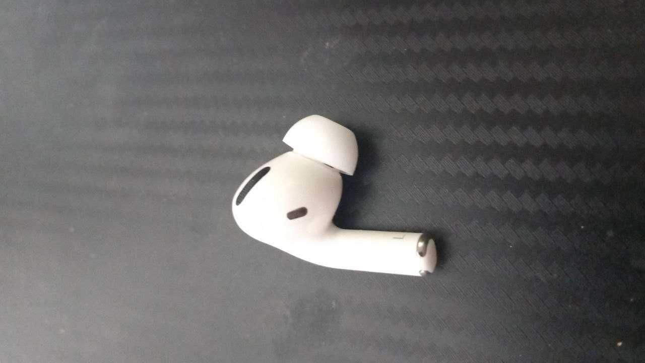 AirPods Pro оригинальный левый