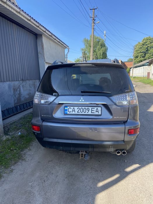Outlander 7 місць