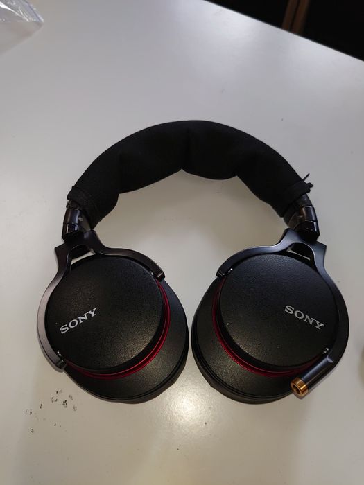 Наушники Sony MDR-1A