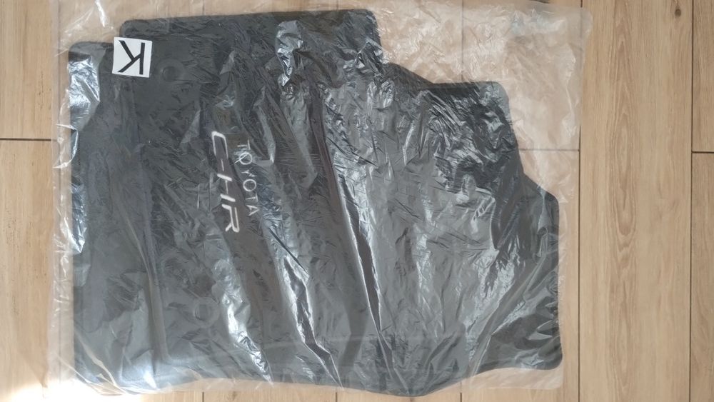 Nowe oryginalne dywaniki welurowe toyota chr 2023