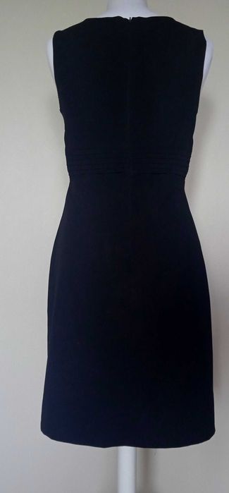 czarna dopasowana sukienka - wymaga czyszczenia