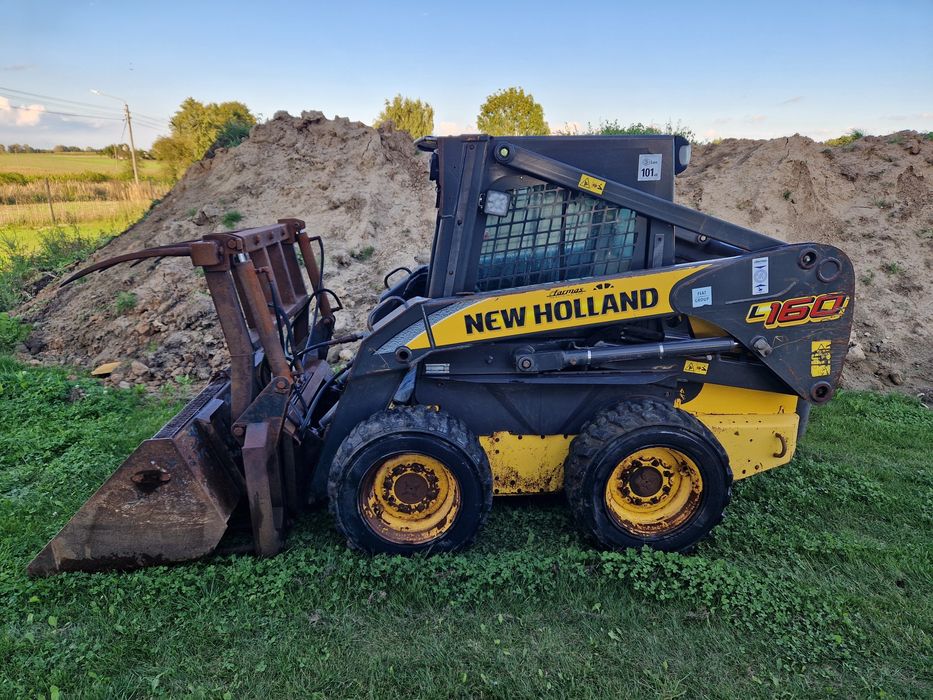 Miniładowarka New Holland L160 na joystickach Bobcat