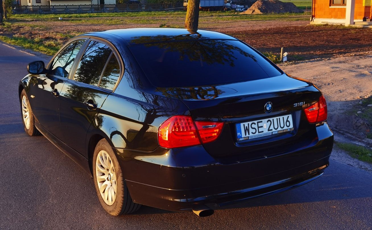 BMW E90 2.0 Benz 2011r.