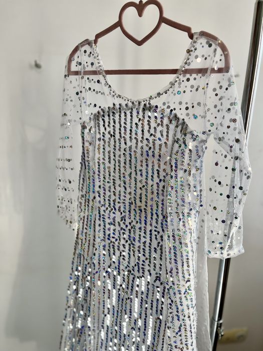 Сукня Ельзи зі шлейфом