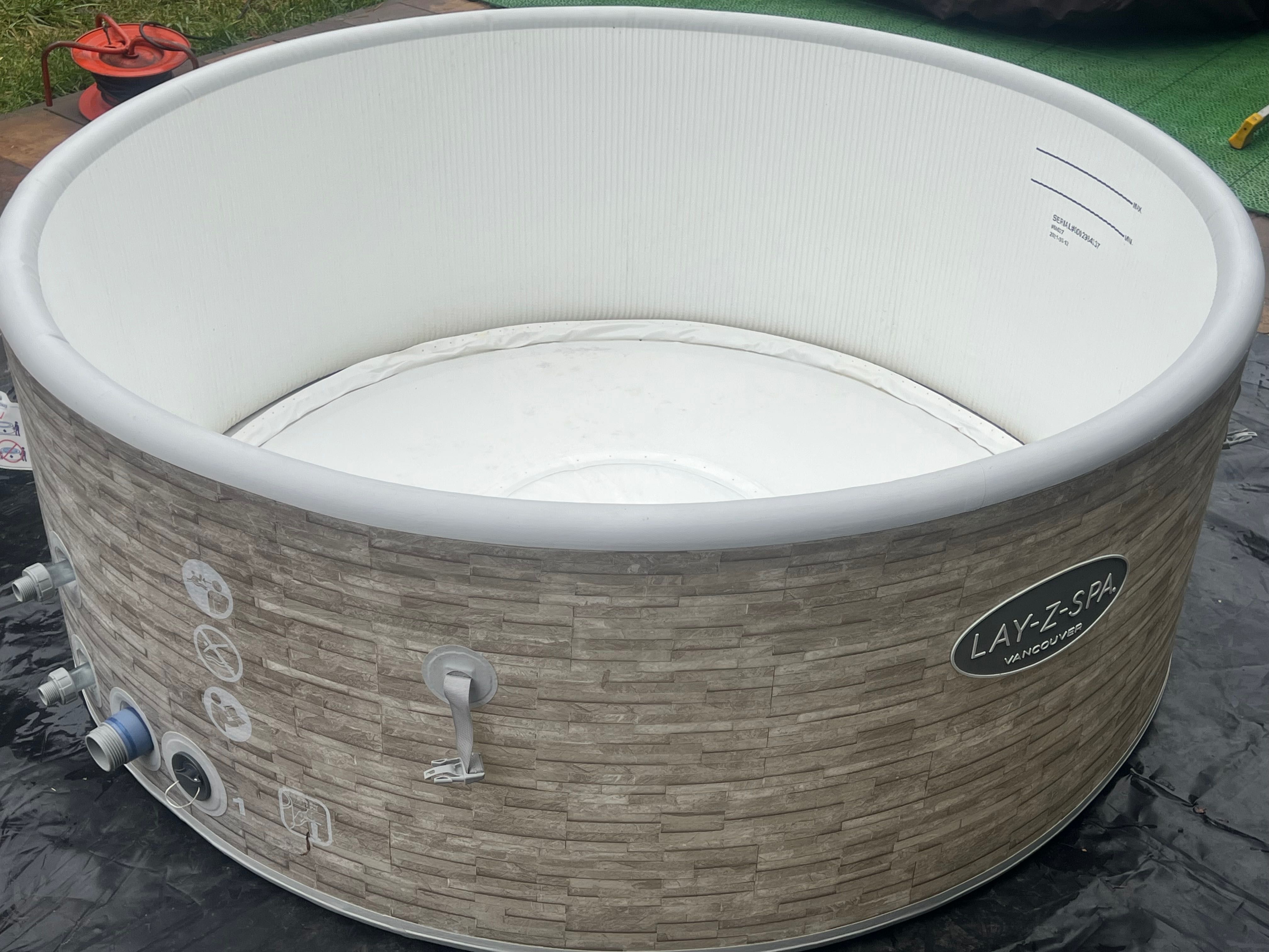 Niecka, basen do jacuzzi 5 osobowego 800litrow bestway Vancouver