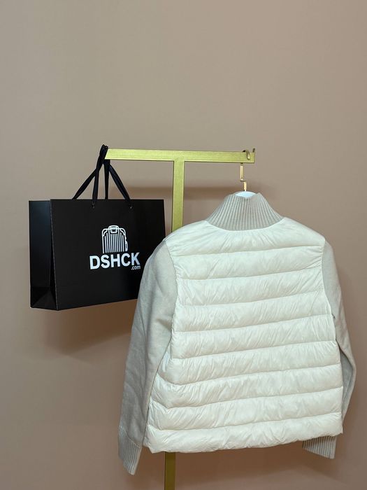 Пуховик женский с вязанными рукавами /жіночий пуховик чорний білий