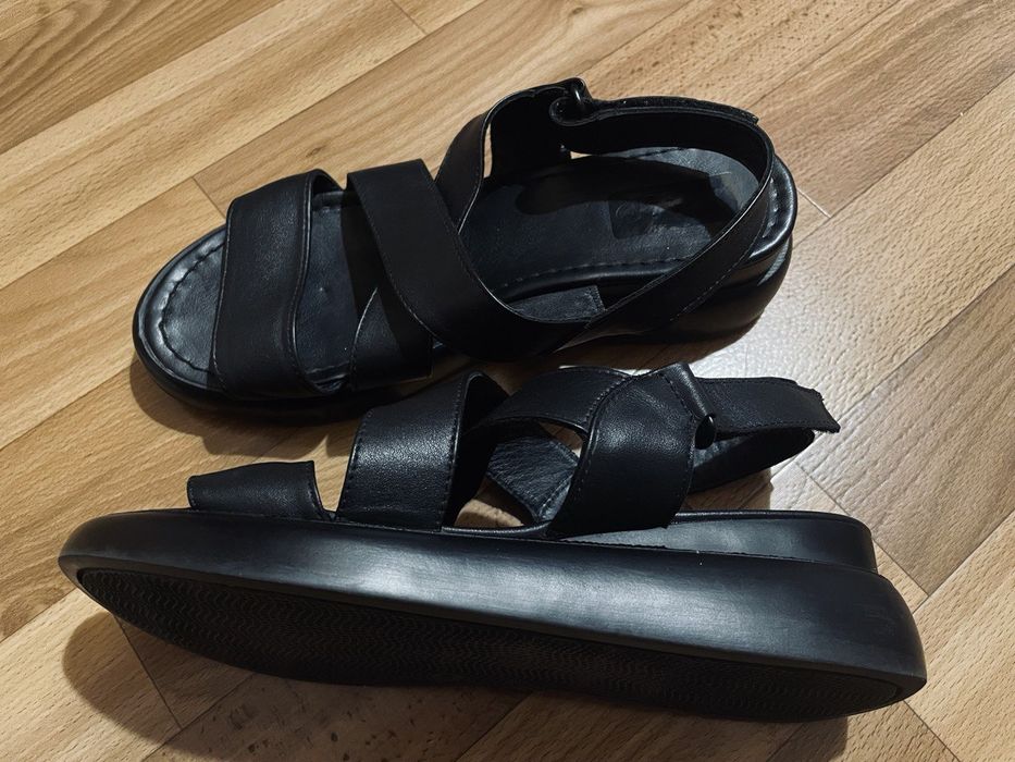 Шкіряні босоніжки