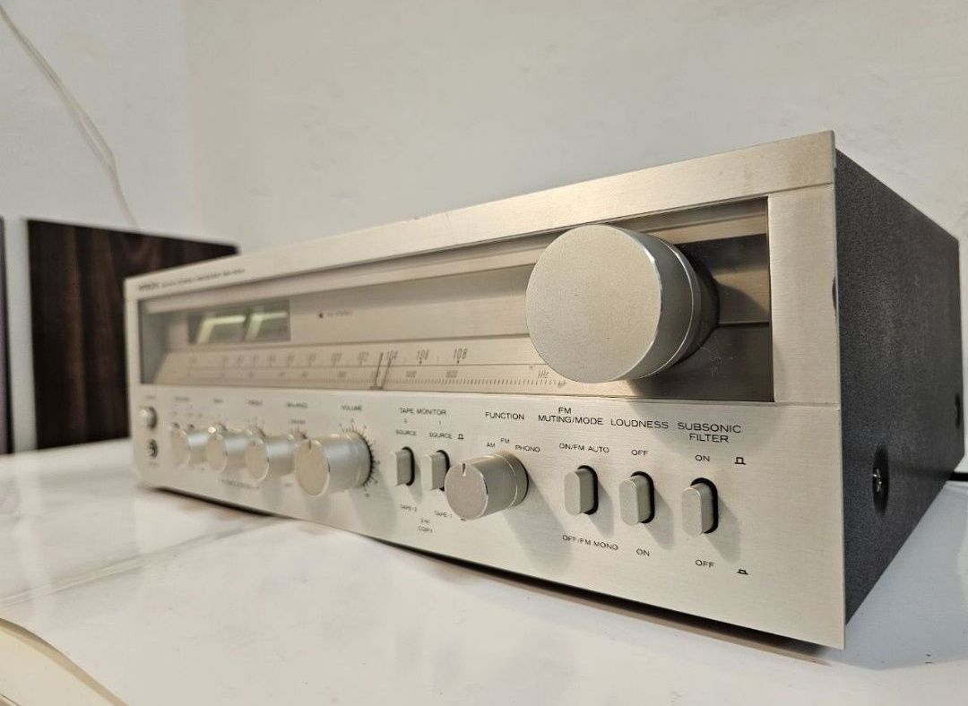 Amplituner stereo Hitachi SR-504,