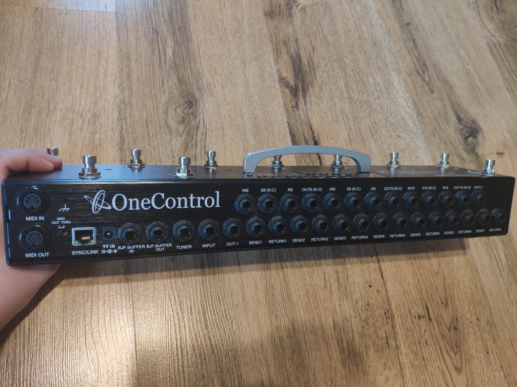 One Control Crocodile Tail Loop sterownik gitarowy, looper MIDI