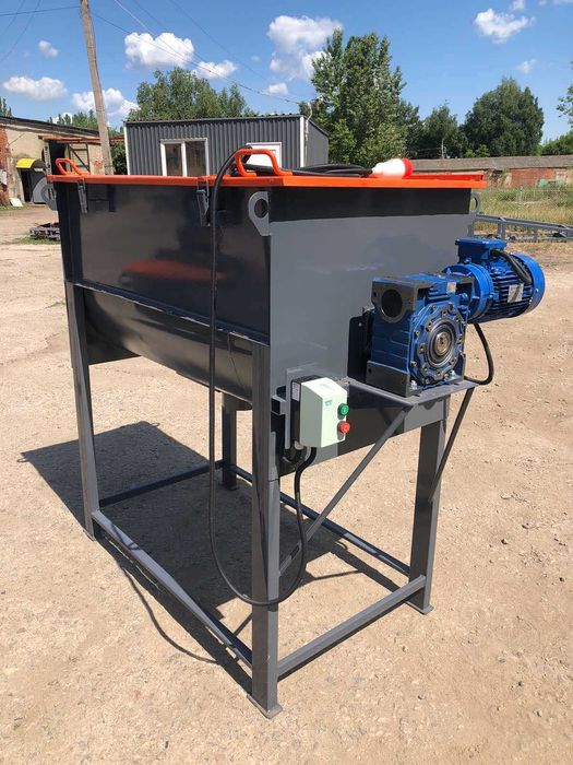 Кормозмішувач, шнековий змішувач, шнековый смеситель, кормосмеситель