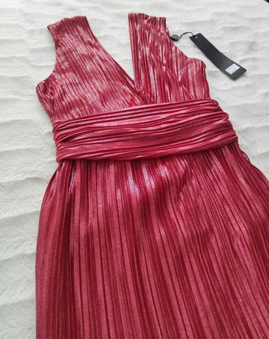 NUANCE r. 34 (XS) - Plisowana Długa Sukienka z Połyskiem Bordowa Nowa