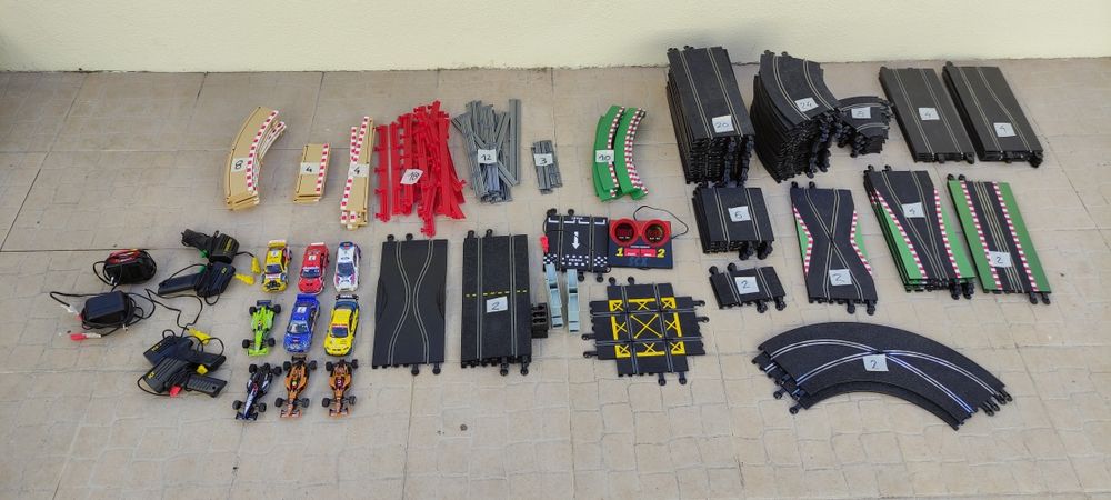 Pista SCX + Carros + material diverso