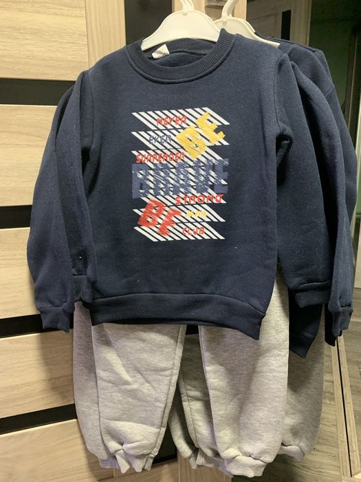 Одежа дитяча.Костюми.кофти,лосіни.Продам все оптом по гарній ціні.