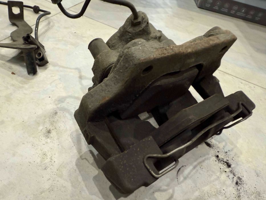 передні супорта w211 3.0 4matic