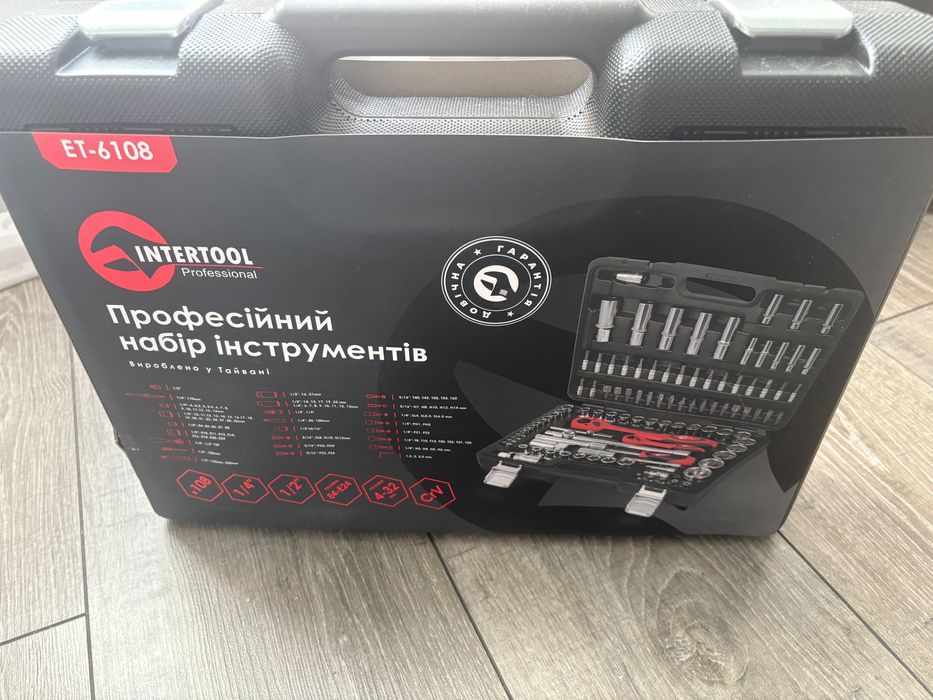 Набір інструментів Cr-V 1/2" и 1/4" 108 ед. INTERTOOL ET-6108