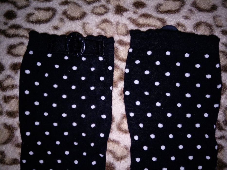 Meias bolinhas pretas e brancas