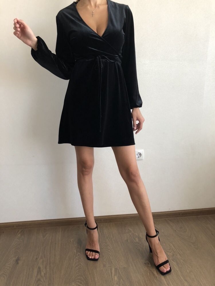Zara  платье продам