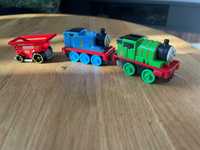 Tomek i przyjaciele 2 metalowe lokomotywy i wagonik jak nowe