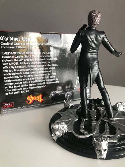 Figura - Ghost (Cardinal Copia - Black Tux)