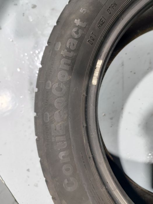 2 pneus semi novos 205-55R17 Continental - Oferta dos Portes