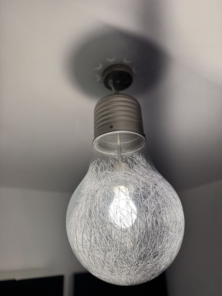 Lampa sufitowa - żarówka