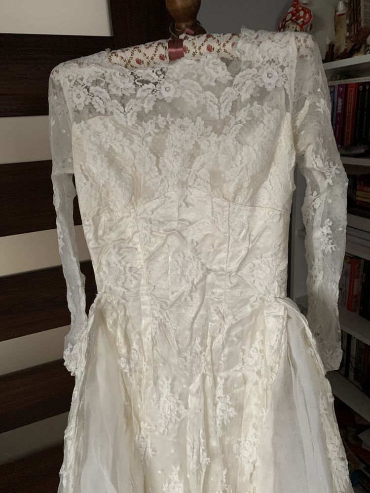 Suknia ślubna z lat 50 koronkowa tiul tren długa balowa real vintage