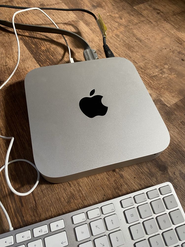 Apple Mac Mini A1347+клпюавиатура Apple A1243