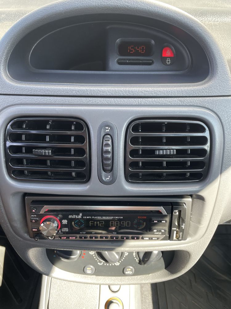 Renault Clio II Diesel- 1.9 D RXE (muito bem estimado)