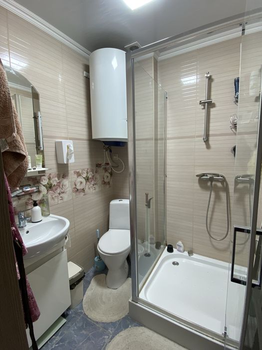 Оренда кімнати  в 4-кімнатній квартирі з хазяями