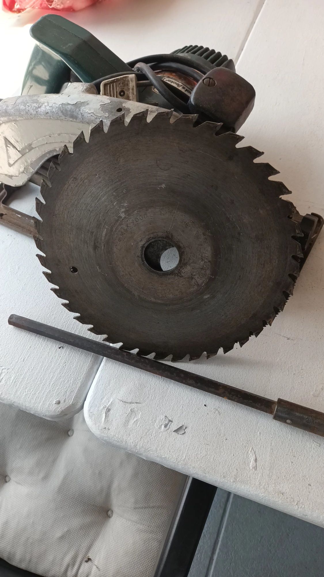 Vendo serra circular usada 2 vezes 35€