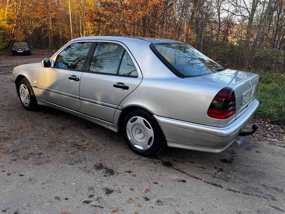 Mercedes benz W 202 Classic  C220 CDI  125 KM