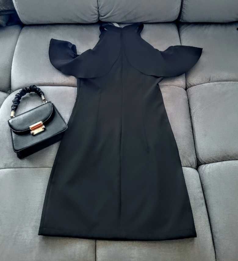 Czarna krótka sukienka. odkryte ramiona ROZM  S, SUGERFREE