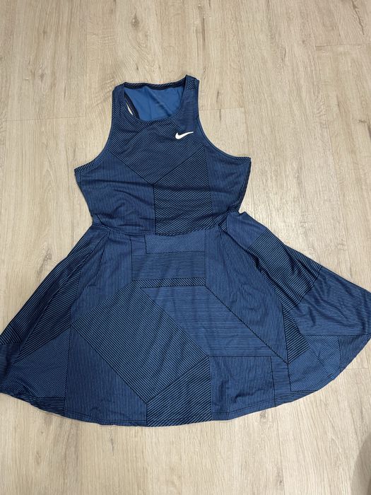 Сукня для гри у теніс. Розмір S