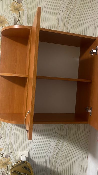 Шкафчик навісний