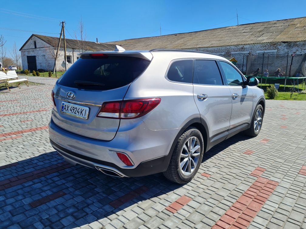 Hyundai Grand SantaFe