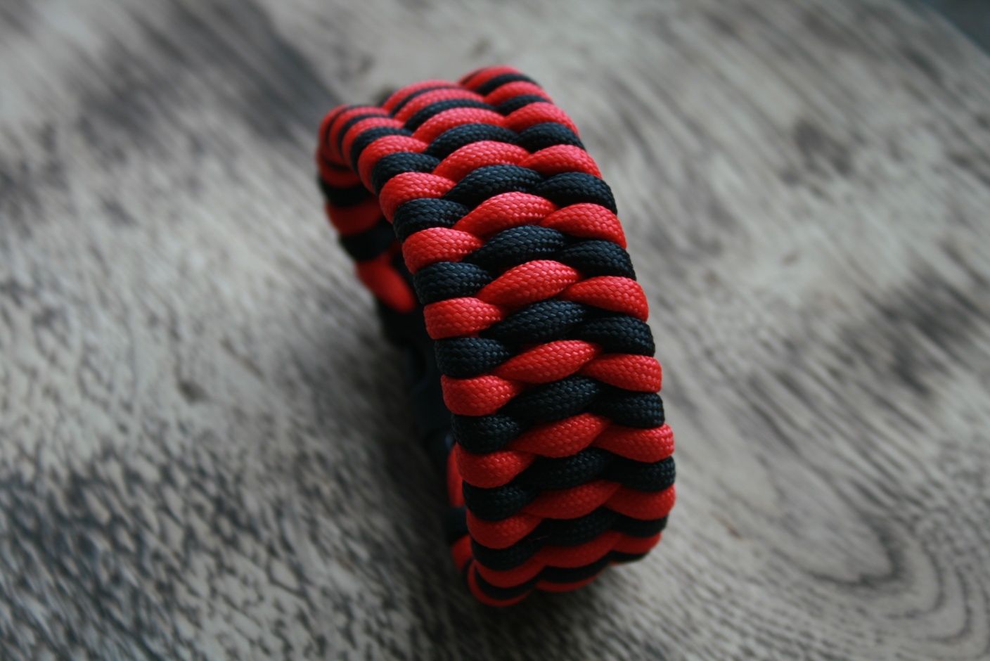 Bransoletka survival paracord SPLOTY 1, 7, 10 (klamra 15 mm)