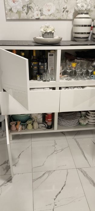 Aparador branco IKEA