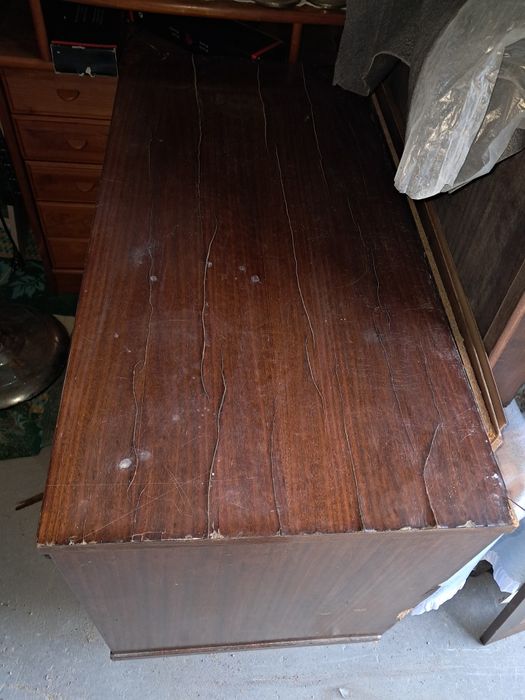 Comoda com tres gavetas