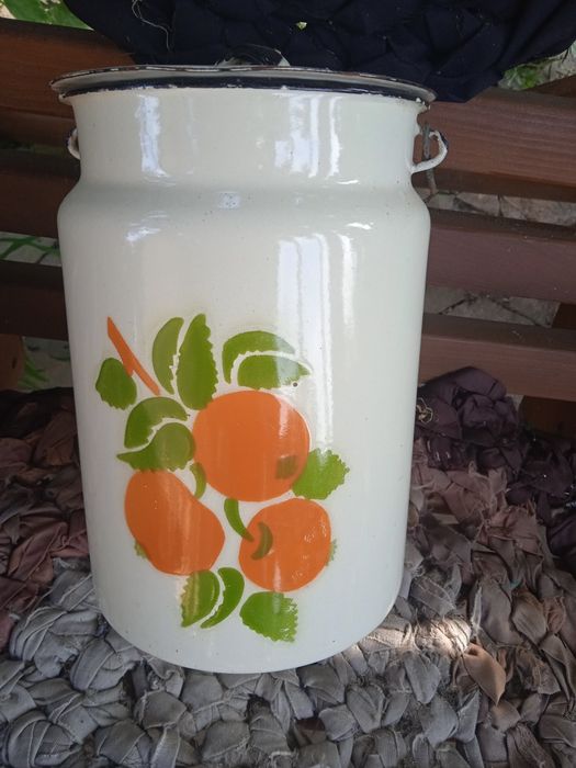 Продам раритет,битончик для жидкости.