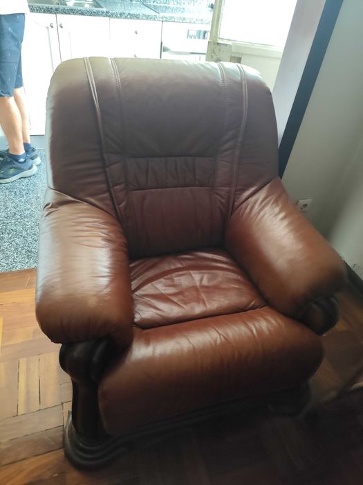 Sofá de 3 lugares + sofá de 1 lugar em pele