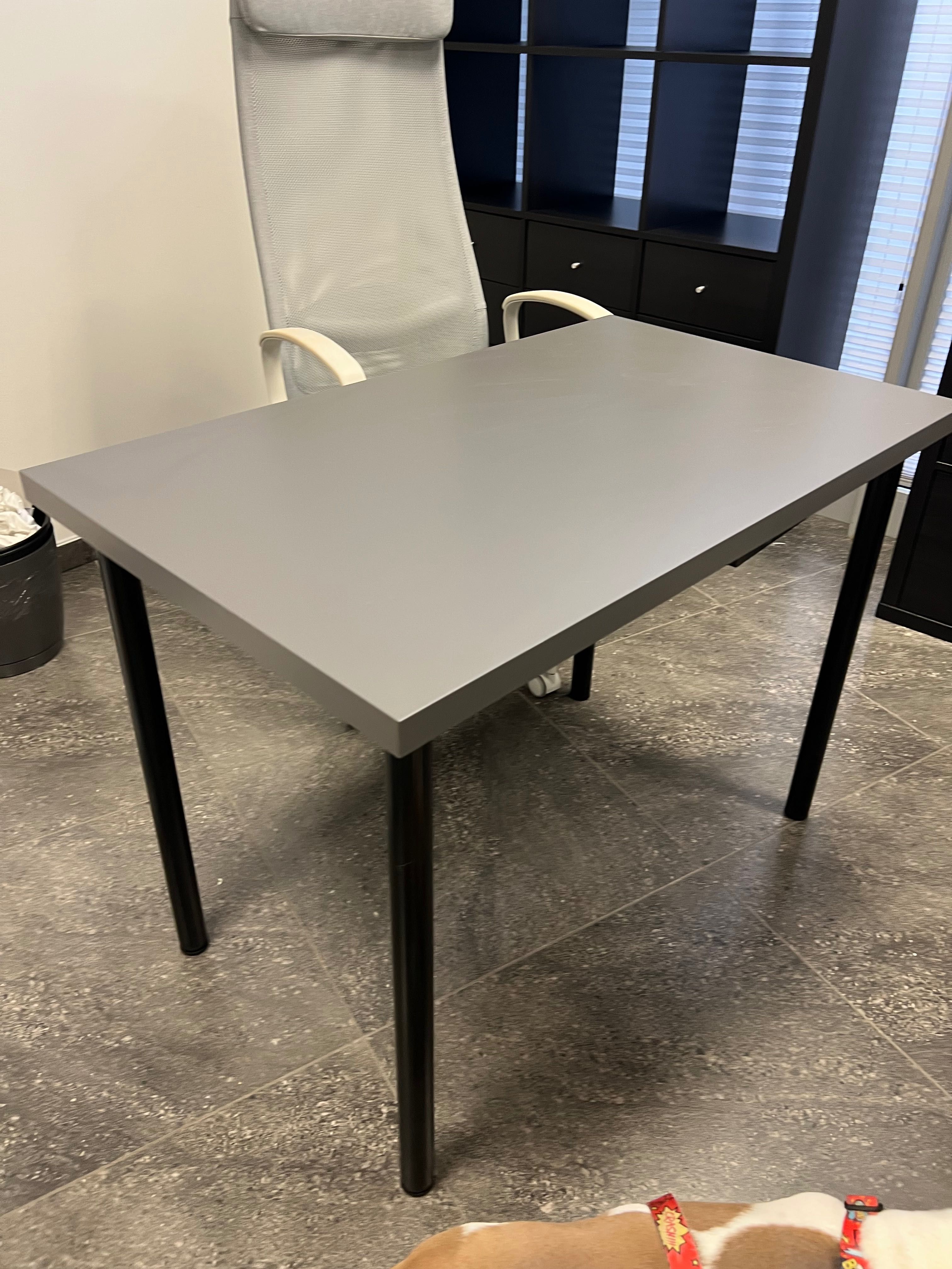 Biurko biały i ciemnoszary model, 120x60 cm Ikea jak nowe