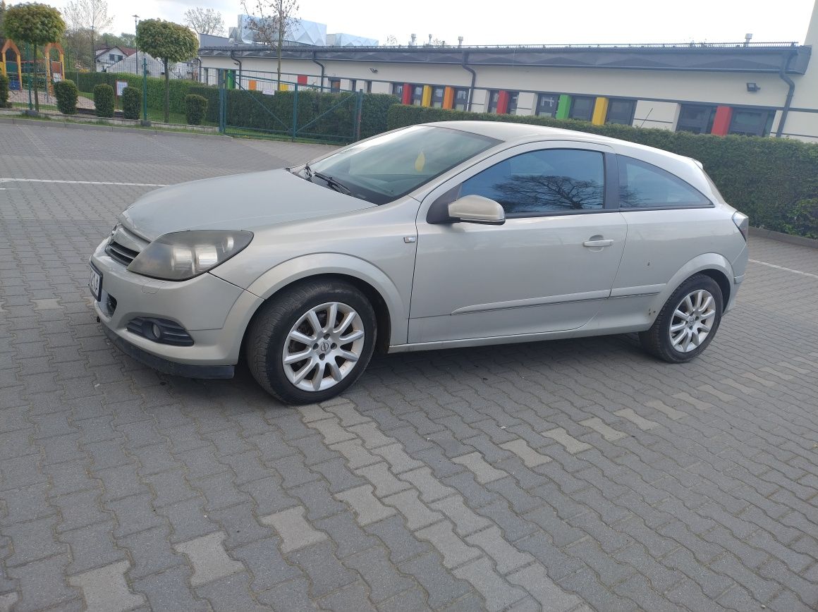 Astra H 3 GTC 1.6 benzyna