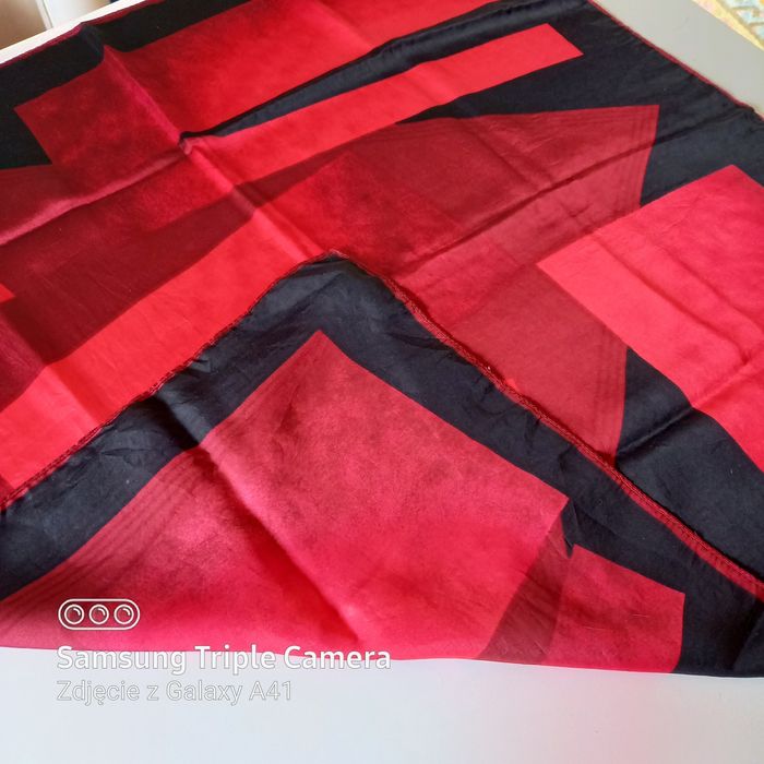 Apaszka, chusta czerwono czarna. Naturalny jedwab. Vintage.