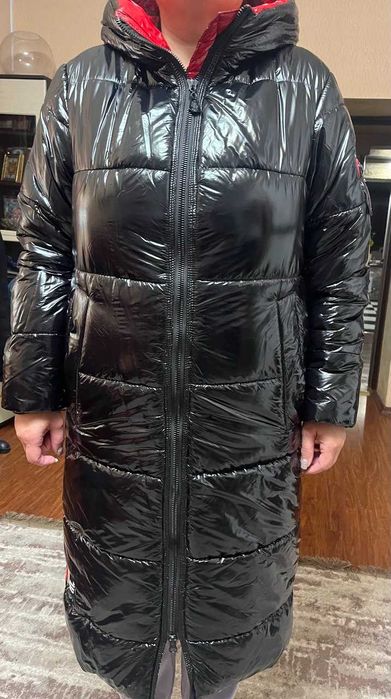 Жіночий лаковий пуховик