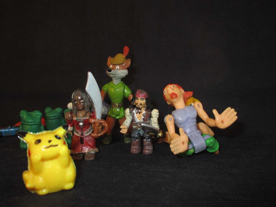 Conjunto de Bonecos PVC Carros Disney Pirata das Caraíbas Picachu